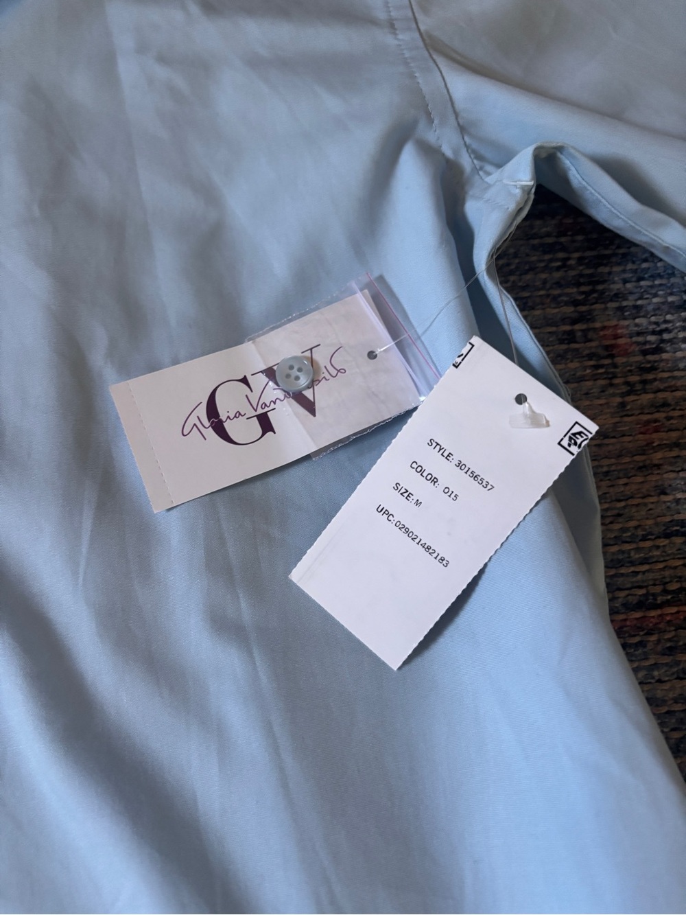 Gloria Vanderbilt Light Blue Women’s Button-Down Shirt - Picture 4 of 4